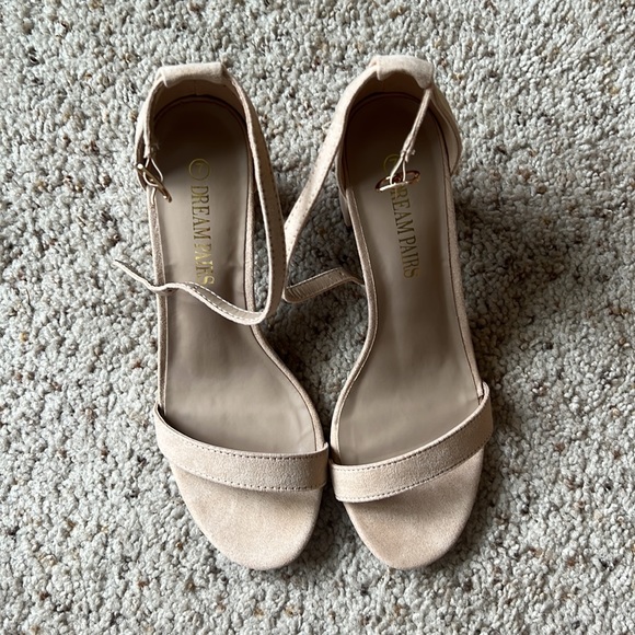 Heels - Picture 2 of 4